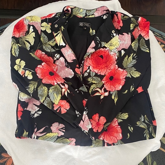 DG2 by Diane Gilman Jackets & Blazers - DG2 by Diane Gilman Floral Jacket NWOT